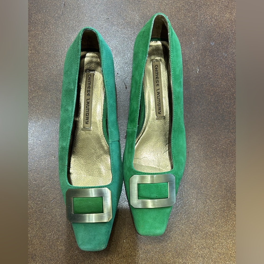 Chinese Laundry green suede shoes